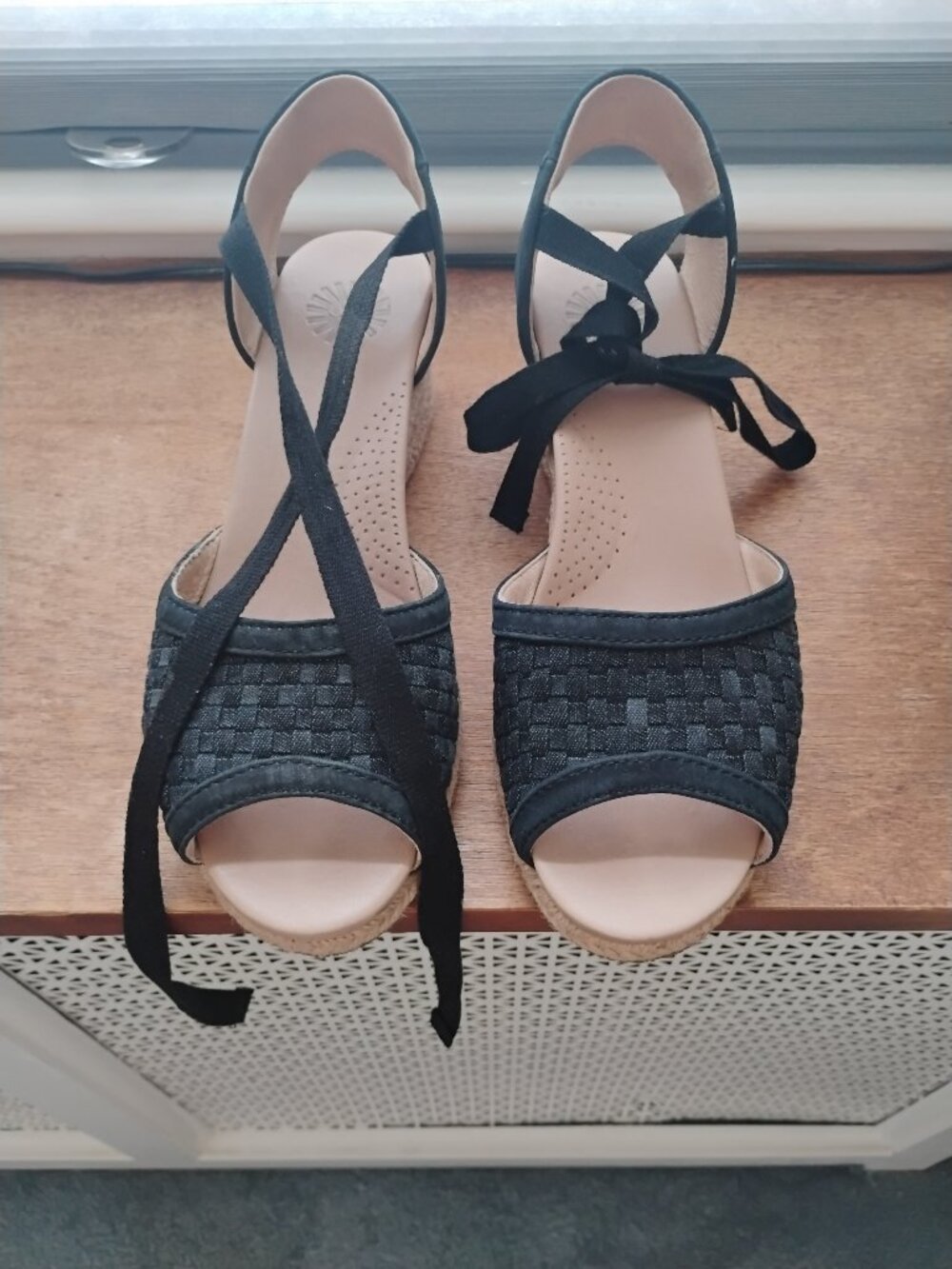 Ugg Yarrow Espadrille Sandals, Black, Size 9.5